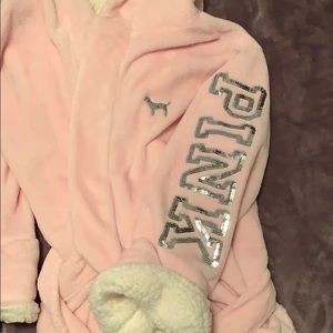 Brand new PINK super soft hooded bathrobe size M/L